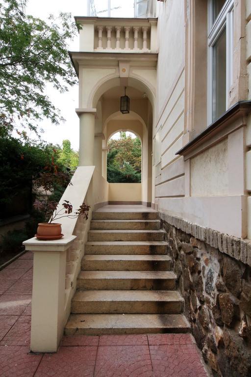 Historic Villa Apartments ปราก ภายนอก รูปภาพ