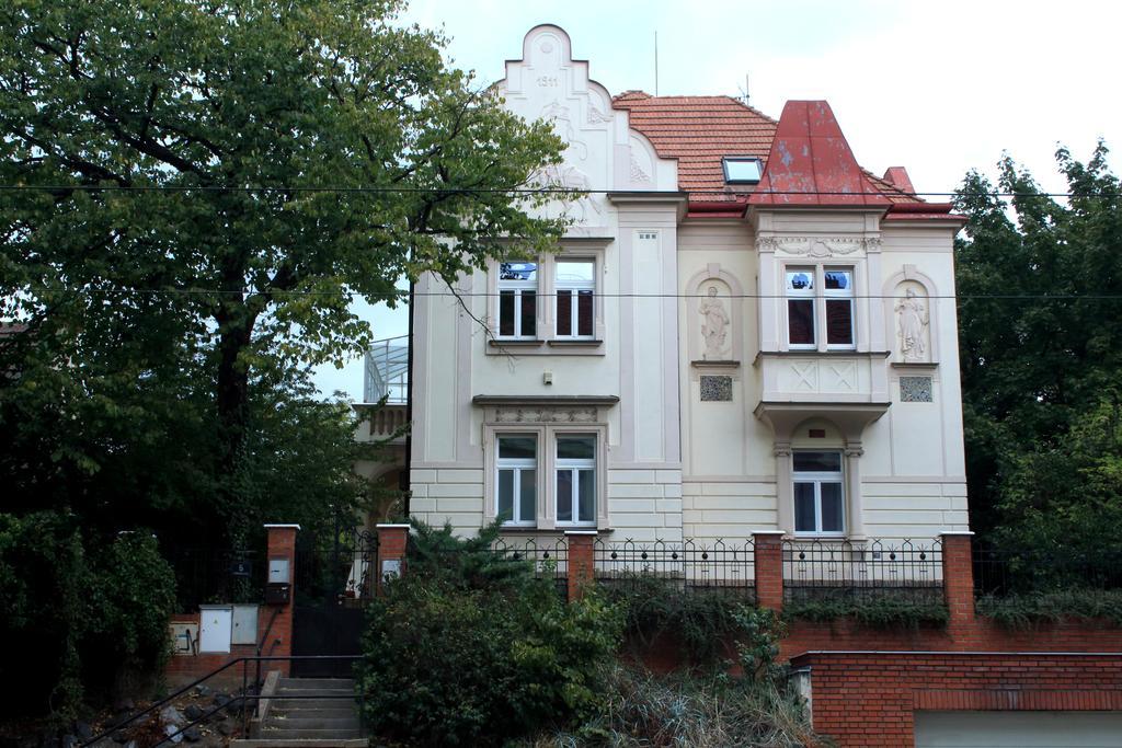 Historic Villa Apartments ปราก ภายนอก รูปภาพ