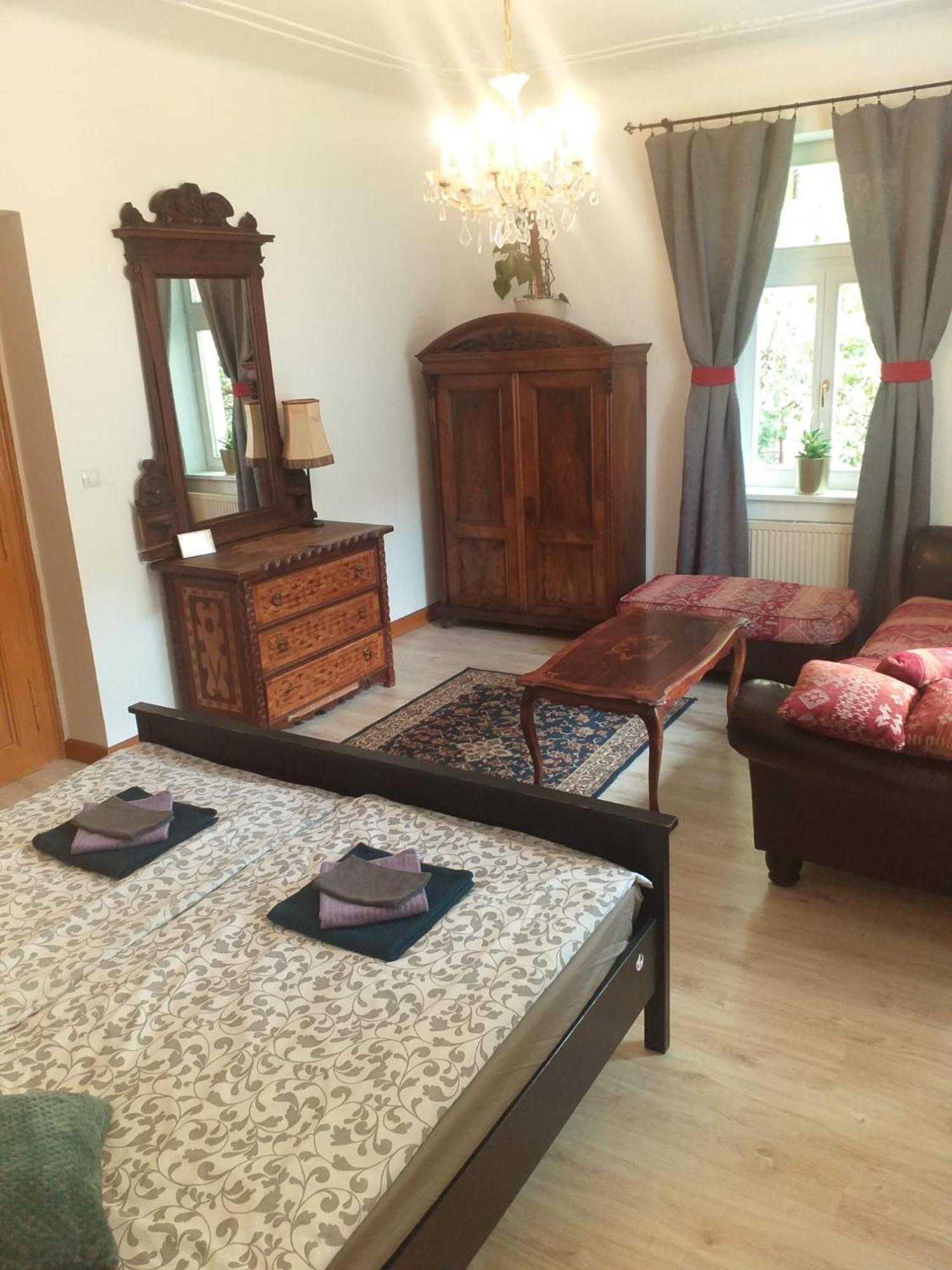 Historic Villa Apartments ปราก ภายนอก รูปภาพ